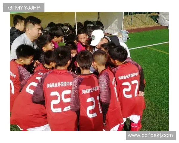 从贫困到荣耀:足球巨星们的成长历程与奋斗之路 从贫困到荣耀:足球巨星们的成长历程与奋斗之路