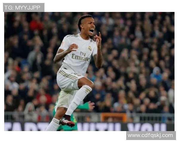 拉莫斯球场英姿壁纸展现不屈精神与传奇魅力