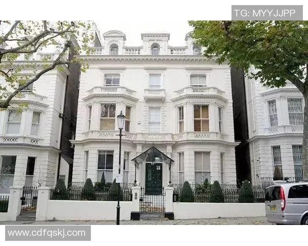 足球巨星豪宅对比:梅西、C罗与内马尔的奢华居所全揭秘