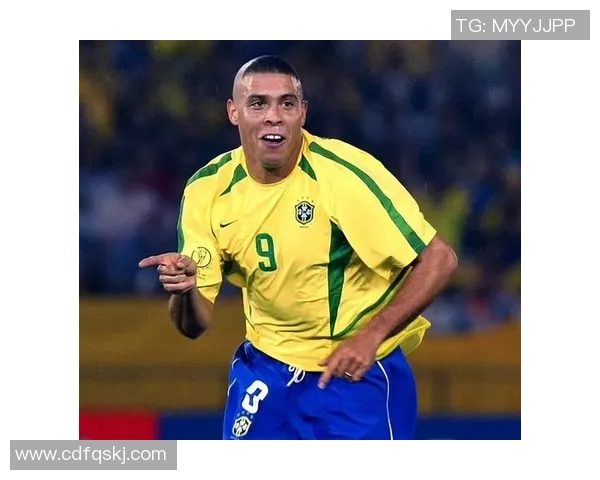 《回顾足球传奇瞬间：最震撼进球集锦，球星们的绝美技艺》