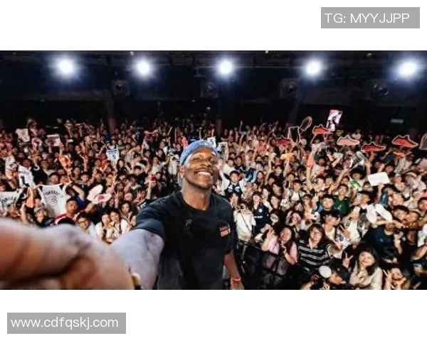 足球巨星亲临长城感受历史魅力与文化底蕴的震撼时刻